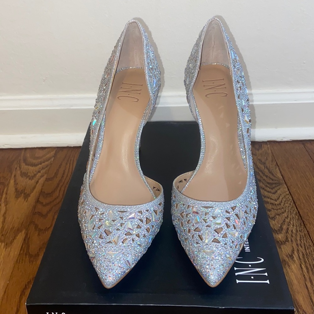 INC Silver heel